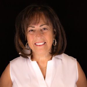 Meet your Posher, Julie